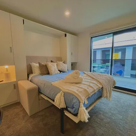 Trendy Inner-City Apartment